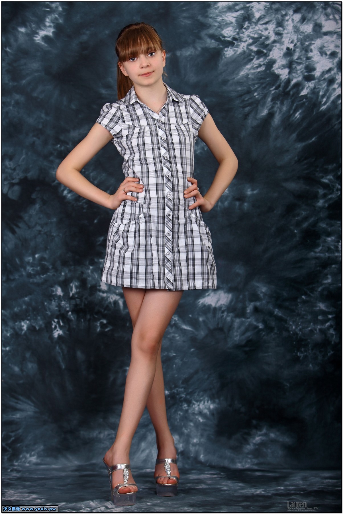 lauren_model_plaiddress_teenmodeling_tv_001~1.jpg